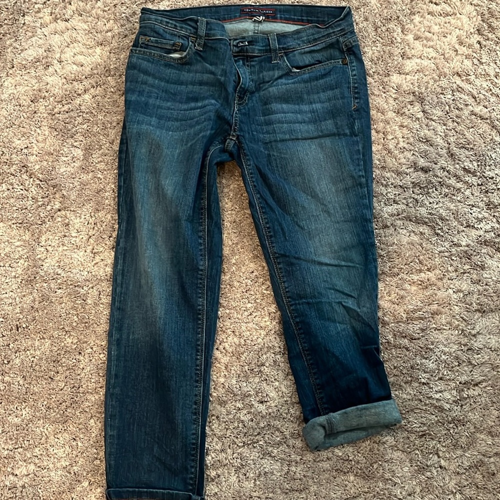 Like new Tommy Hilfiger cropped jeans size 4